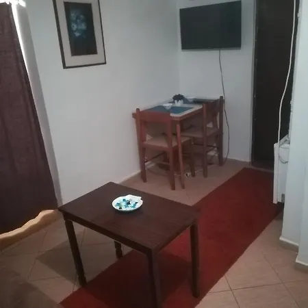 A & A Apartment *